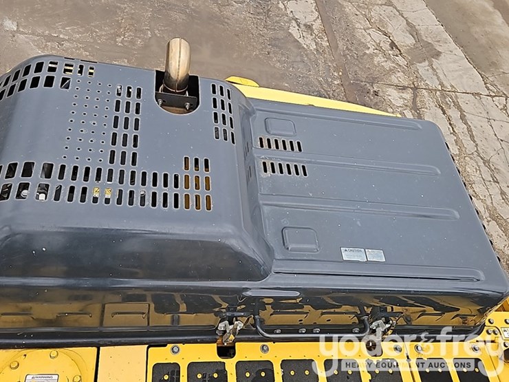 2021-komatsu-pc210-lc-11-image-32