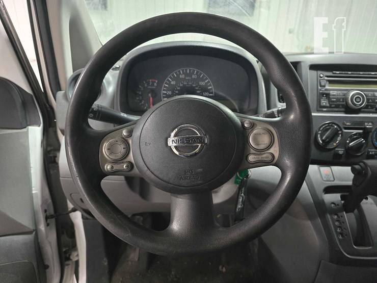 2014-nissan-nv200-image-10