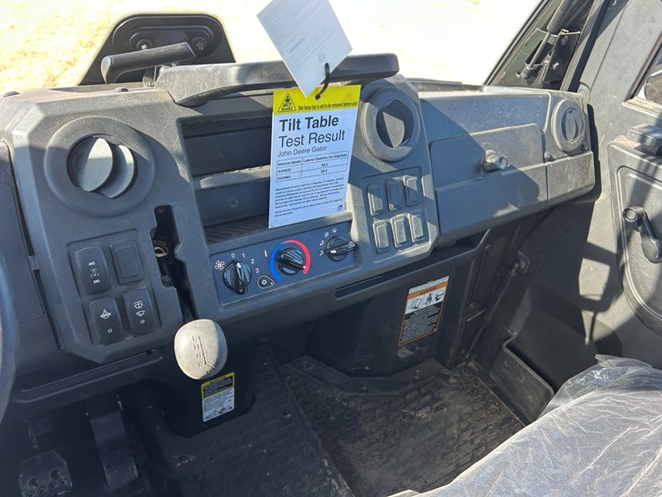 2024-john-deere-xuv-845r-image-18