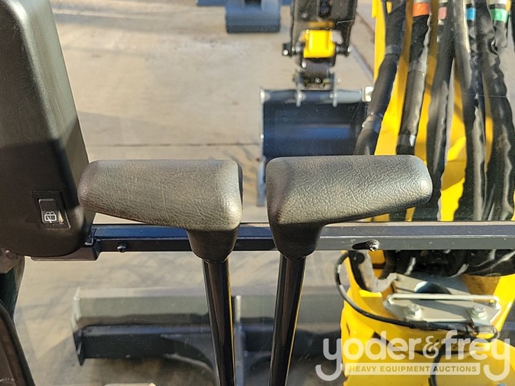 2024-komatsu-pc55mr-image-52