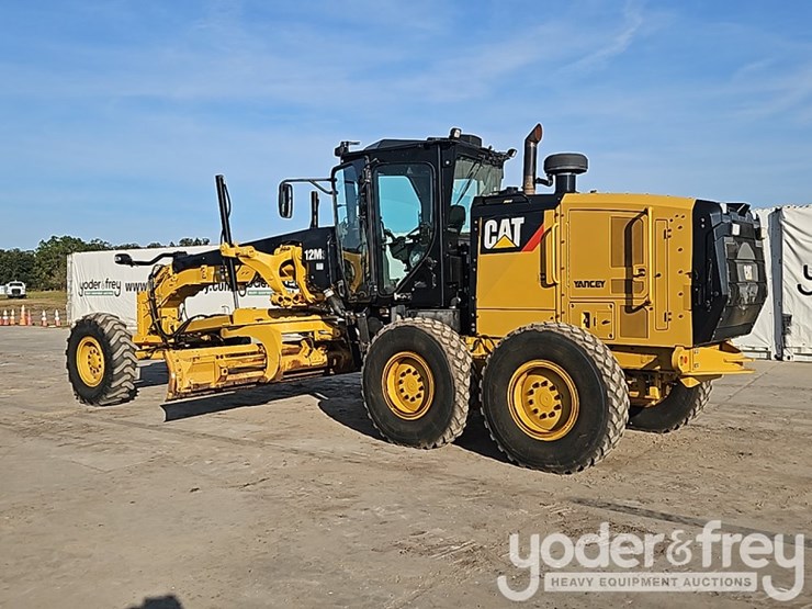 2018-caterpillar-12m3-image-4