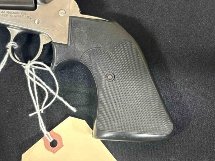 ruger---super-blackhawk-.44-mag-revolver-image-5