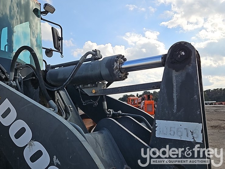 2019-doosan-dl250-5-image-12