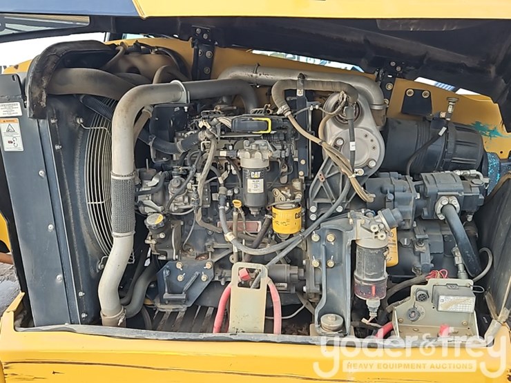 2017-caterpillar-tl642d-image-21