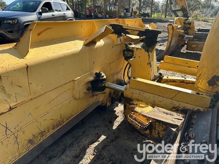 2018-komatsu-d61px-24-image-11