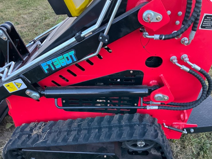 #1018-•-unused-future-ft360t-skid-steer-loader*-image-13