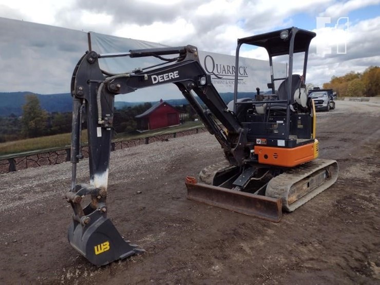 2022-deere-26g-image-46