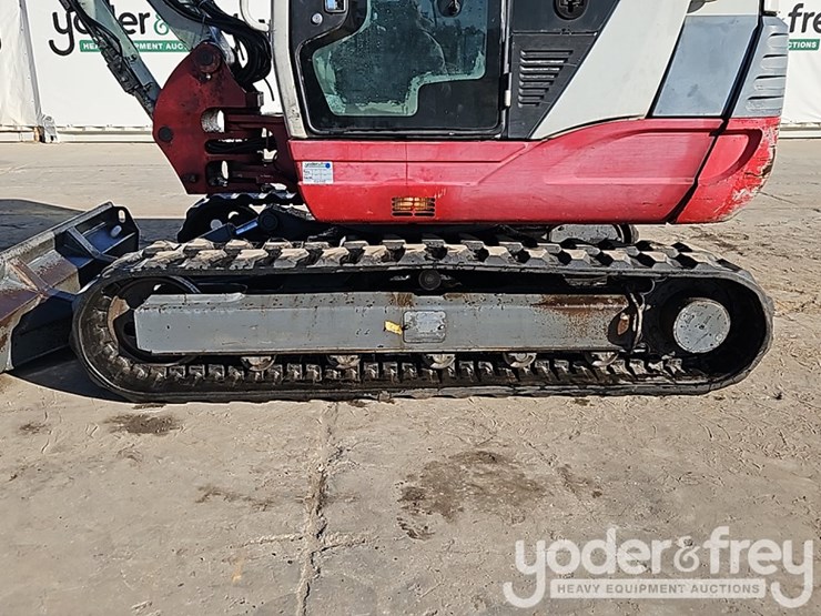 2012-takeuchi-tb250-image-22