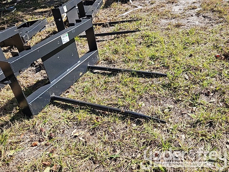 unused-jct-bale-spear-to-suit-skidsteer-image-4