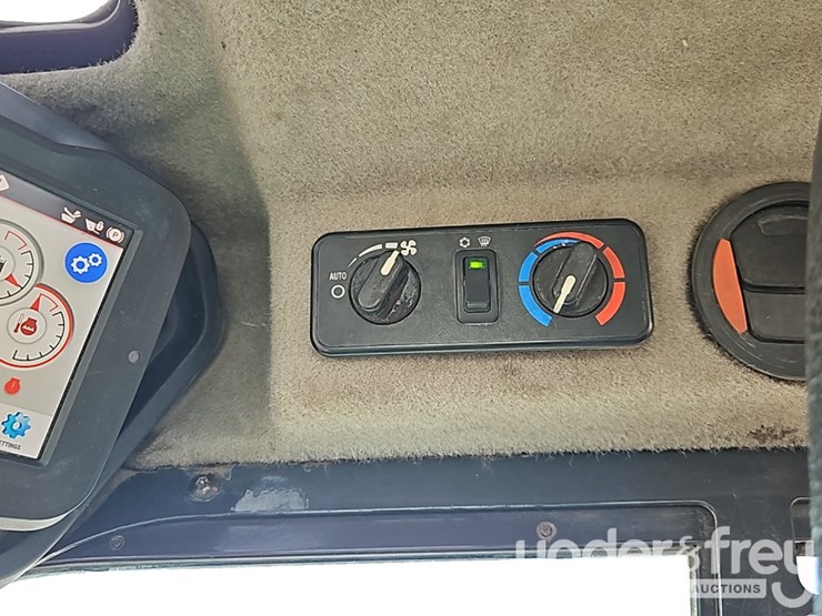 2022-bobcat-t76-image-31