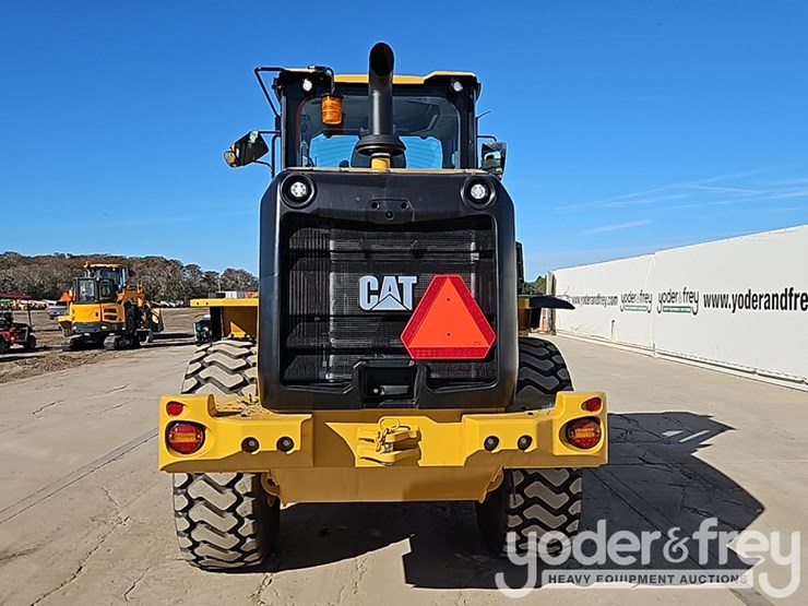 2026-caterpillar-926-image-21