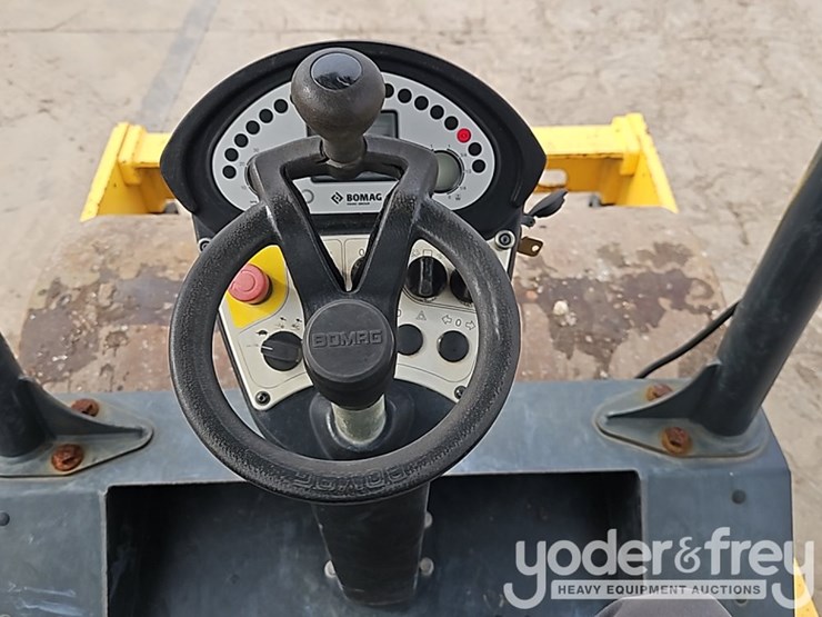 2018-bomag-bw145d-5-image-24