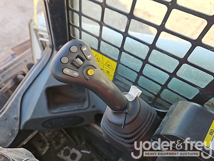 2023-bobcat-t450-image-26