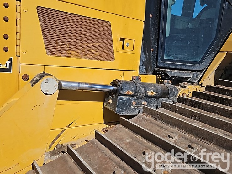 2018-caterpillar-d6n-image-18