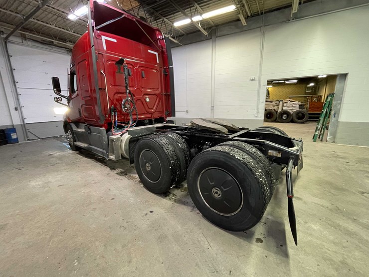 #6226-•-2021-freightliner-cascadia-semi-truck-(title-in-delay)-image-7