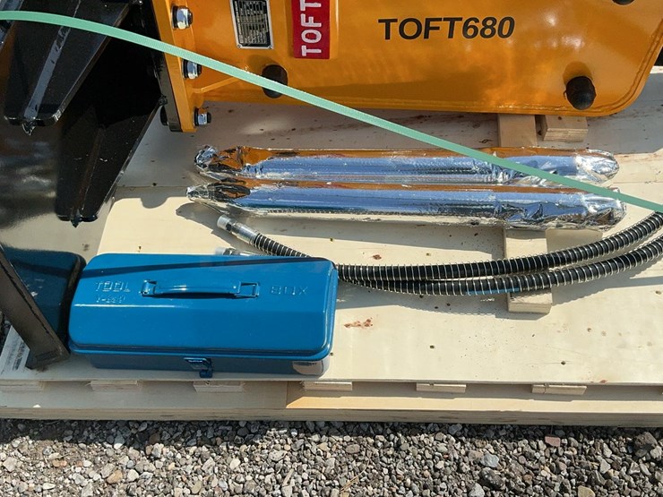 2025-new-holland-l213-image-9