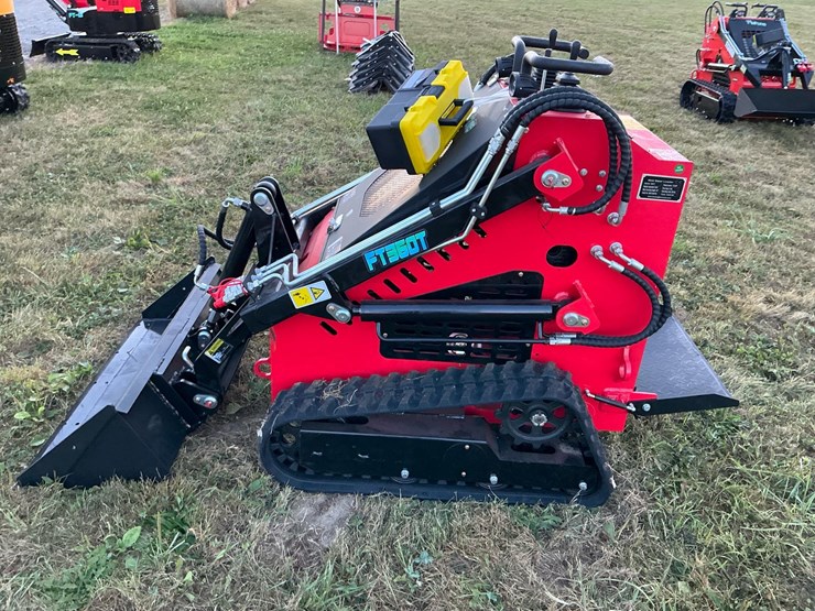 #1018-•-unused-future-ft360t-skid-steer-loader*-image-2