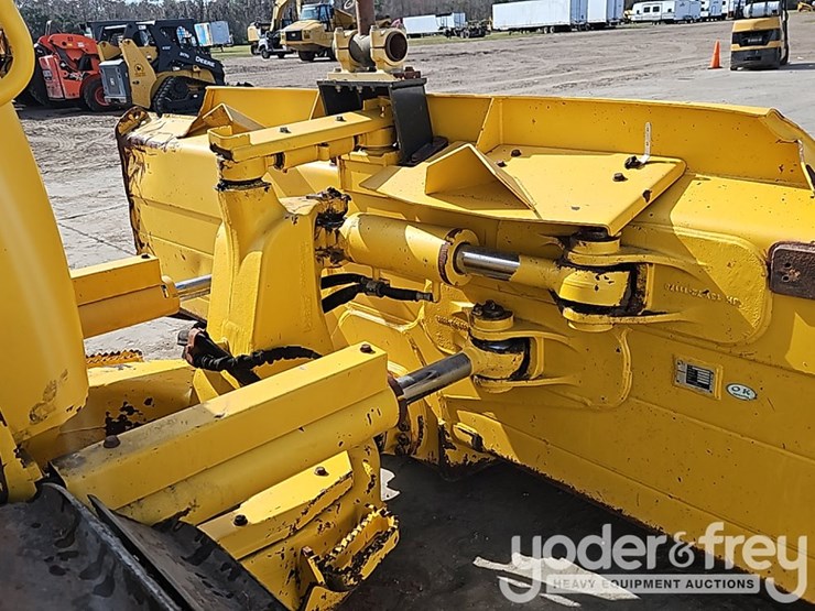 2022-komatsu-d61px-24-image-15