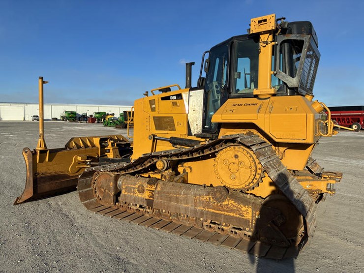 2016-caterpillar-d6n-lgp-image-3