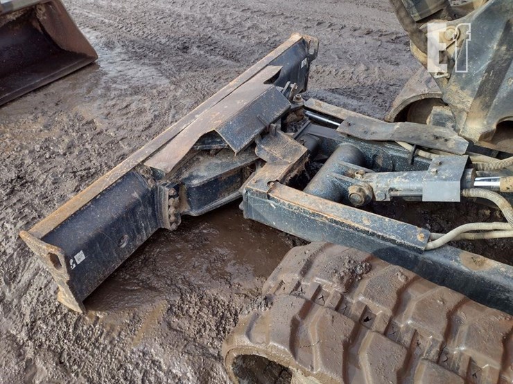 2017-kubota-kx040-4-image-26