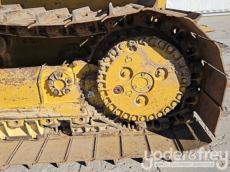 2023-caterpillar-d4-image-23
