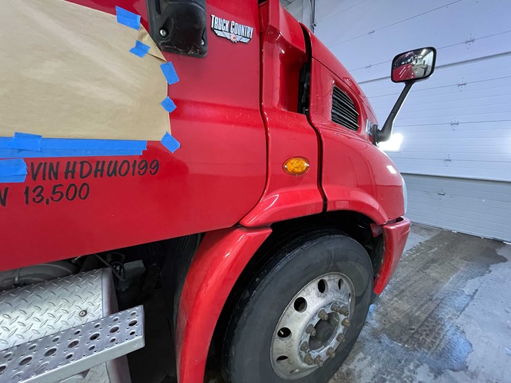 #6227-•-2018-freightliner-cascadia-day-cab-semi-truck-(title-in-delay)-image-22