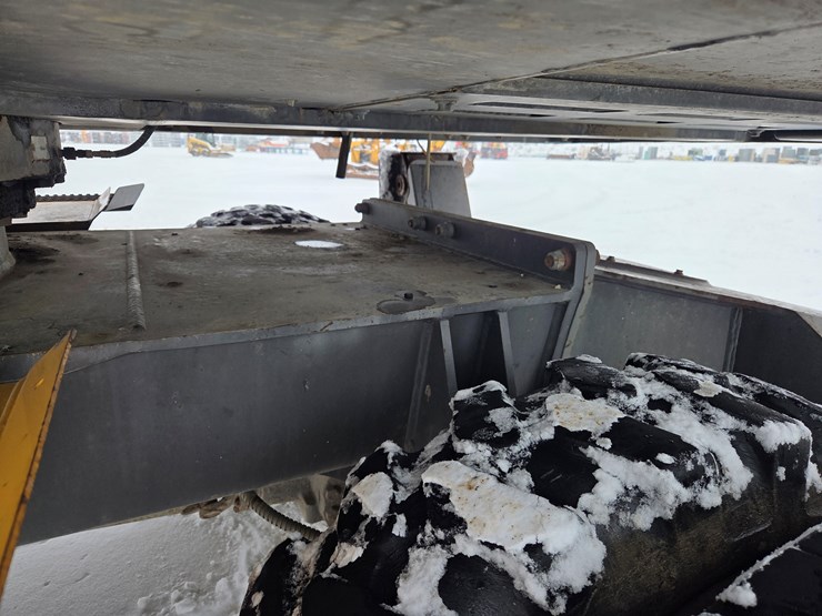 2010-volvo-ew180c-image-16