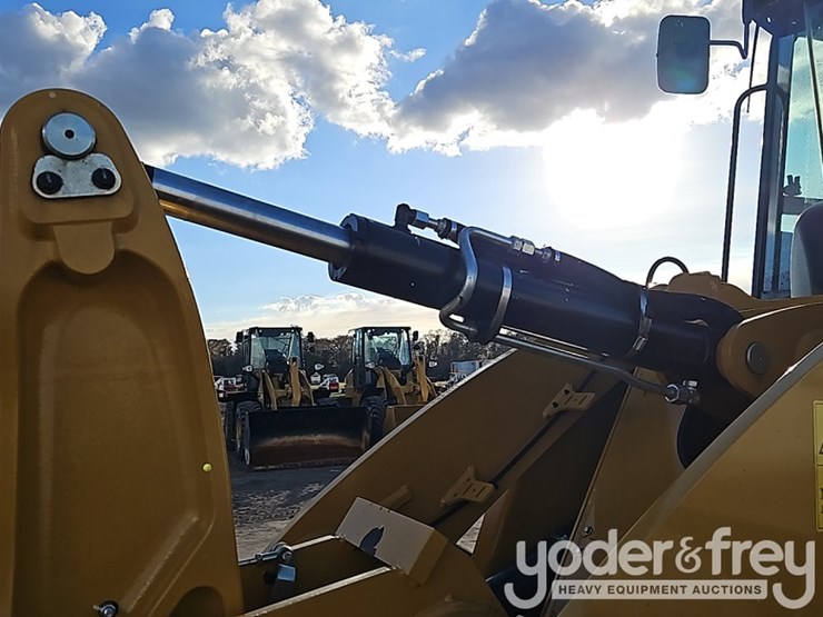 2024-caterpillar-910-image-16