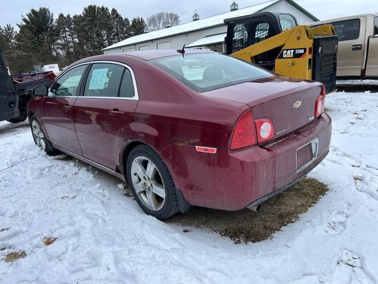 2011-chevrolet-malibu-sedan-image-6