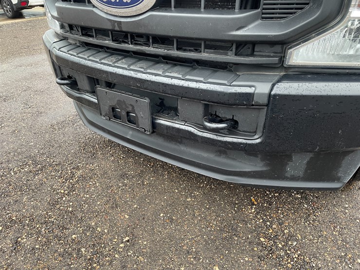 2021-ford-f350-xl-image-13