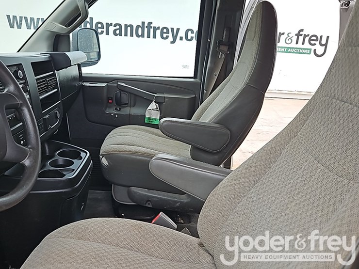 2019-chevrolet-3500-image-28