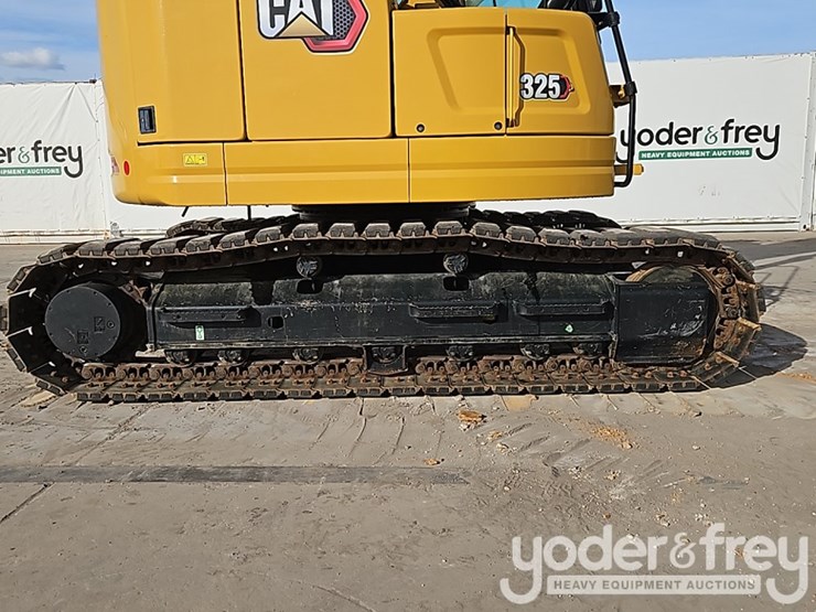 2021-caterpillar-325-image-8
