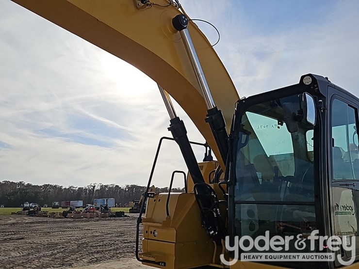 2021-caterpillar-325-image-20