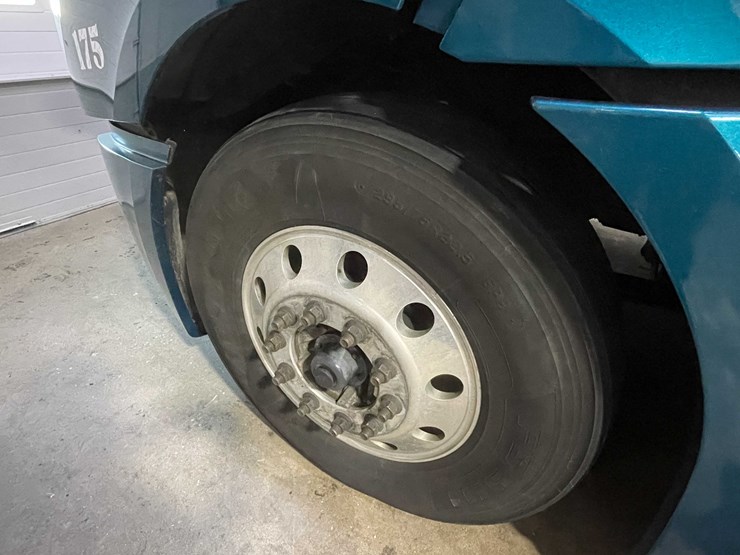 #6223-•-2022-freightliner-cascadia-semi-truck-(title-in-delay)-image-13