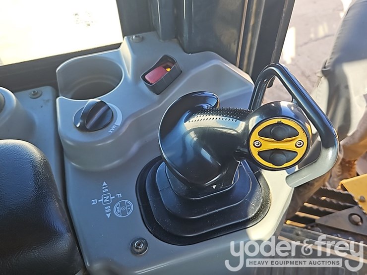 2023-komatsu-d71px-24-image-29