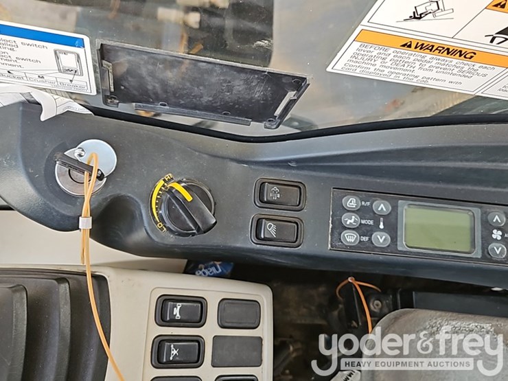 2017-kobelco-sk210-lc-10-image-39