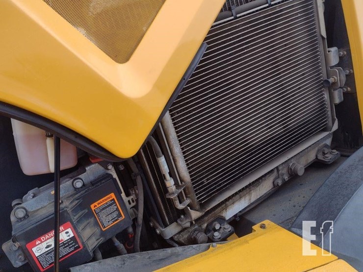 2019-deere-324l-image-26