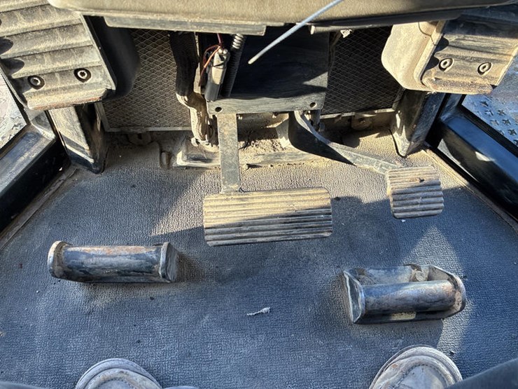 2016-caterpillar-d6n-lgp-image-69