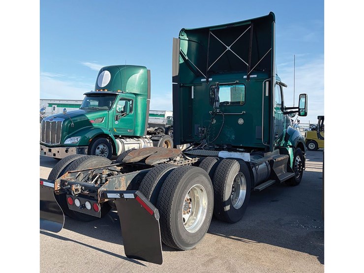 2016-kenworth-t680-image-3