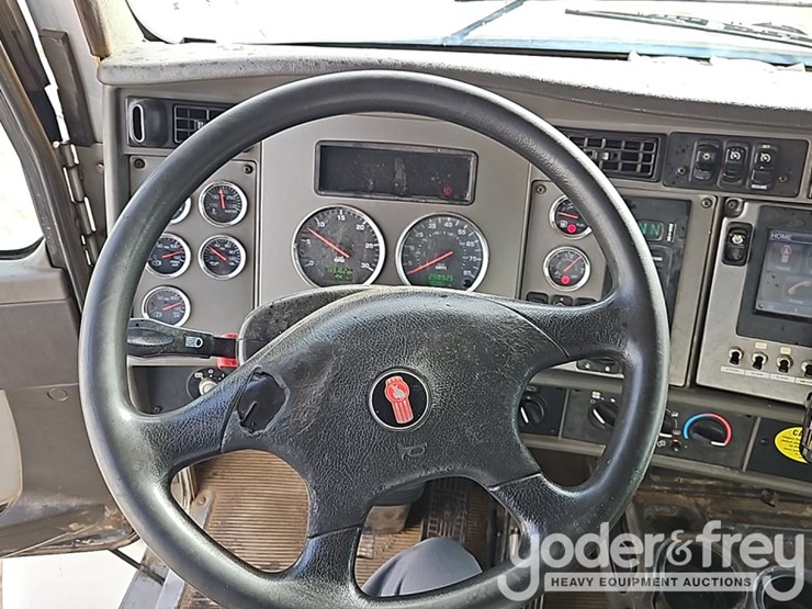 2014-kenworth-t300-image-29