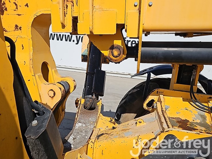 2016-jcb-510-56-image-19