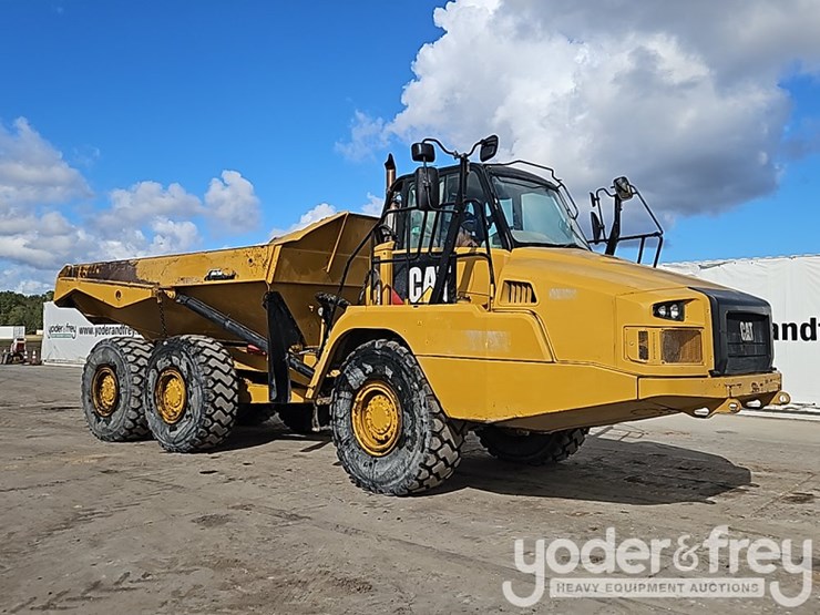 2016-caterpillar-725c2-image-7