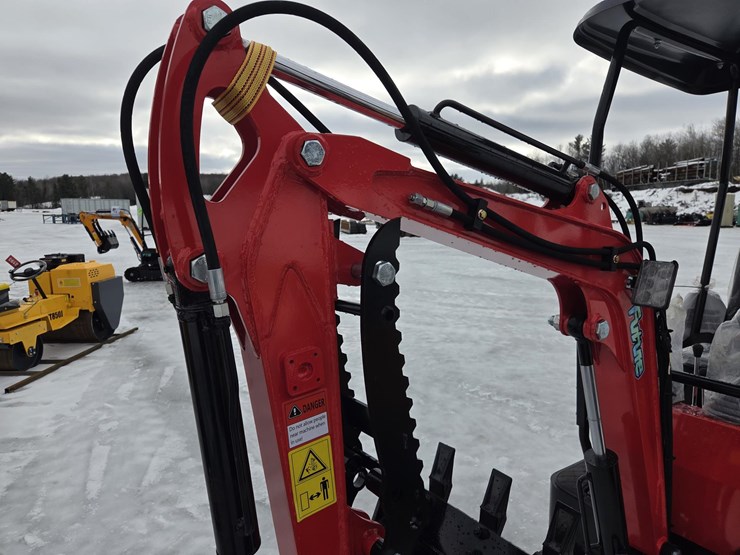 #5058-•-unused-future-ft13-mini-excavator-image-11