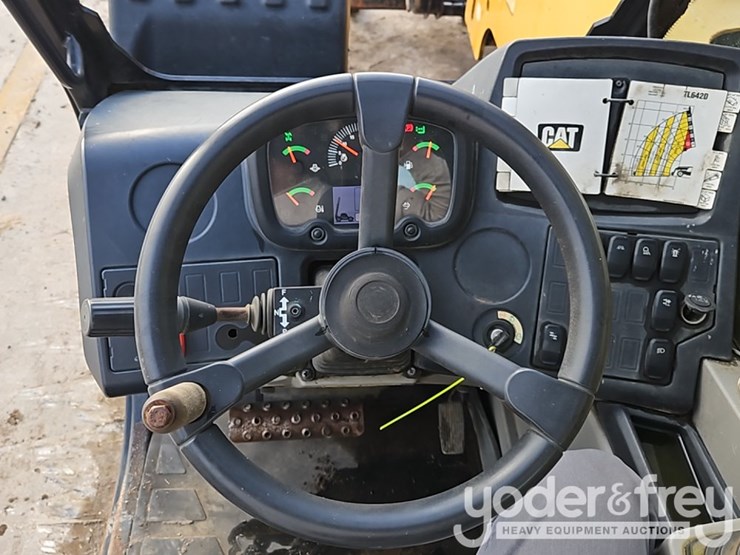 2017-caterpillar-tl642d-image-31