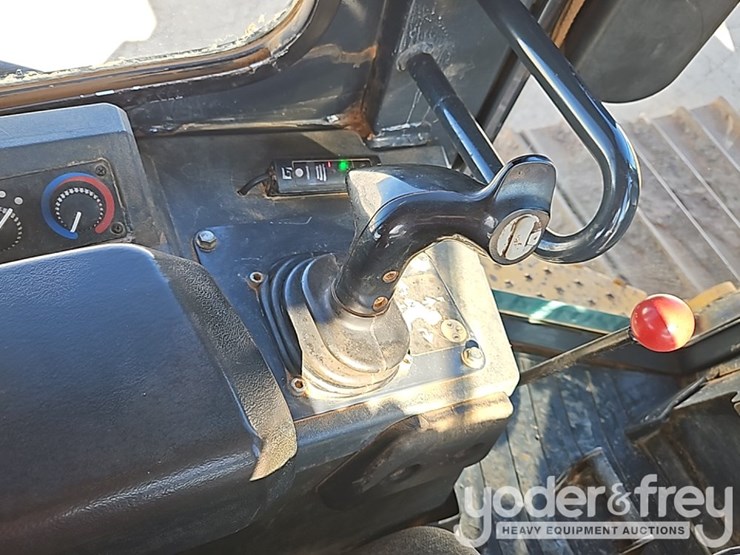 2018-deere-700k-lgp-image-31