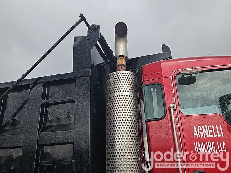 2009-kenworth-w900-image-24