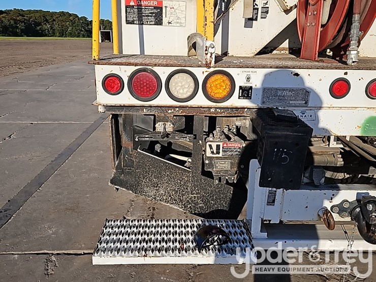 2009-sterling-acterra-image-21