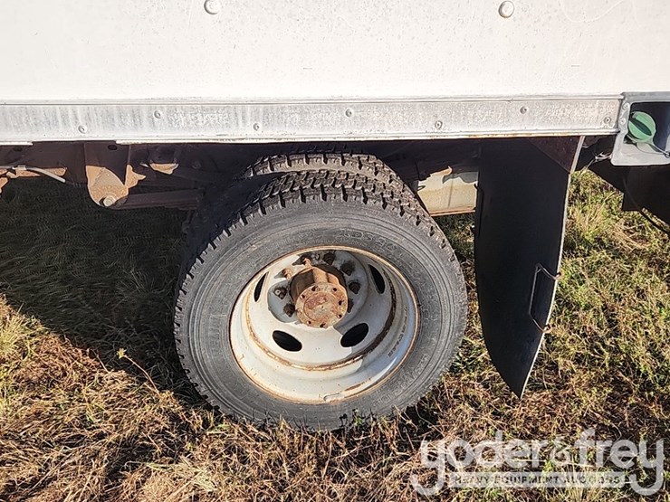 ford-f550-xl-image-15