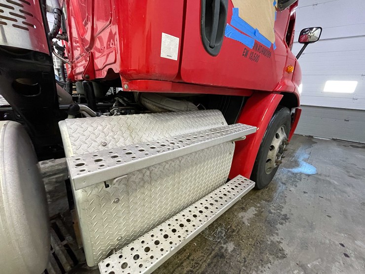 #6227-•-2018-freightliner-cascadia-day-cab-semi-truck-(title-in-delay)-image-26