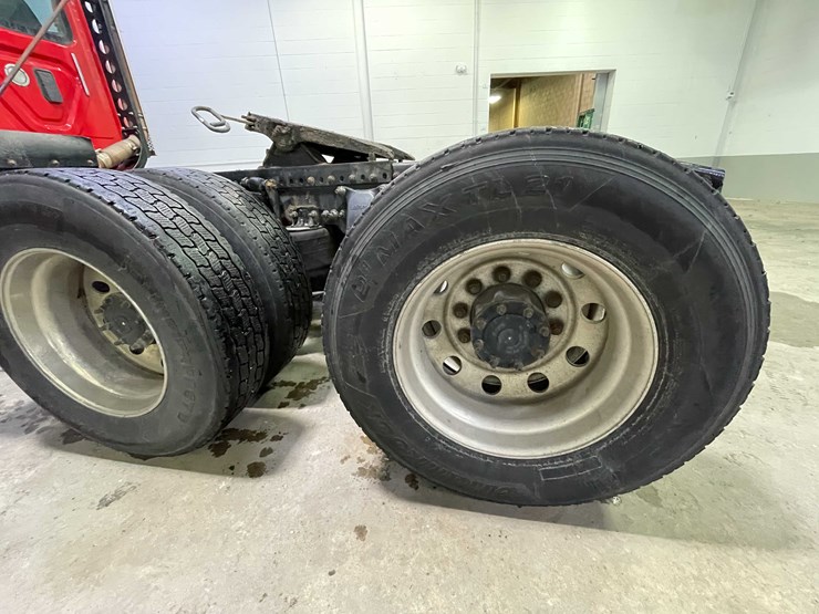 #6227-•-2018-freightliner-cascadia-day-cab-semi-truck-(title-in-delay)-image-56